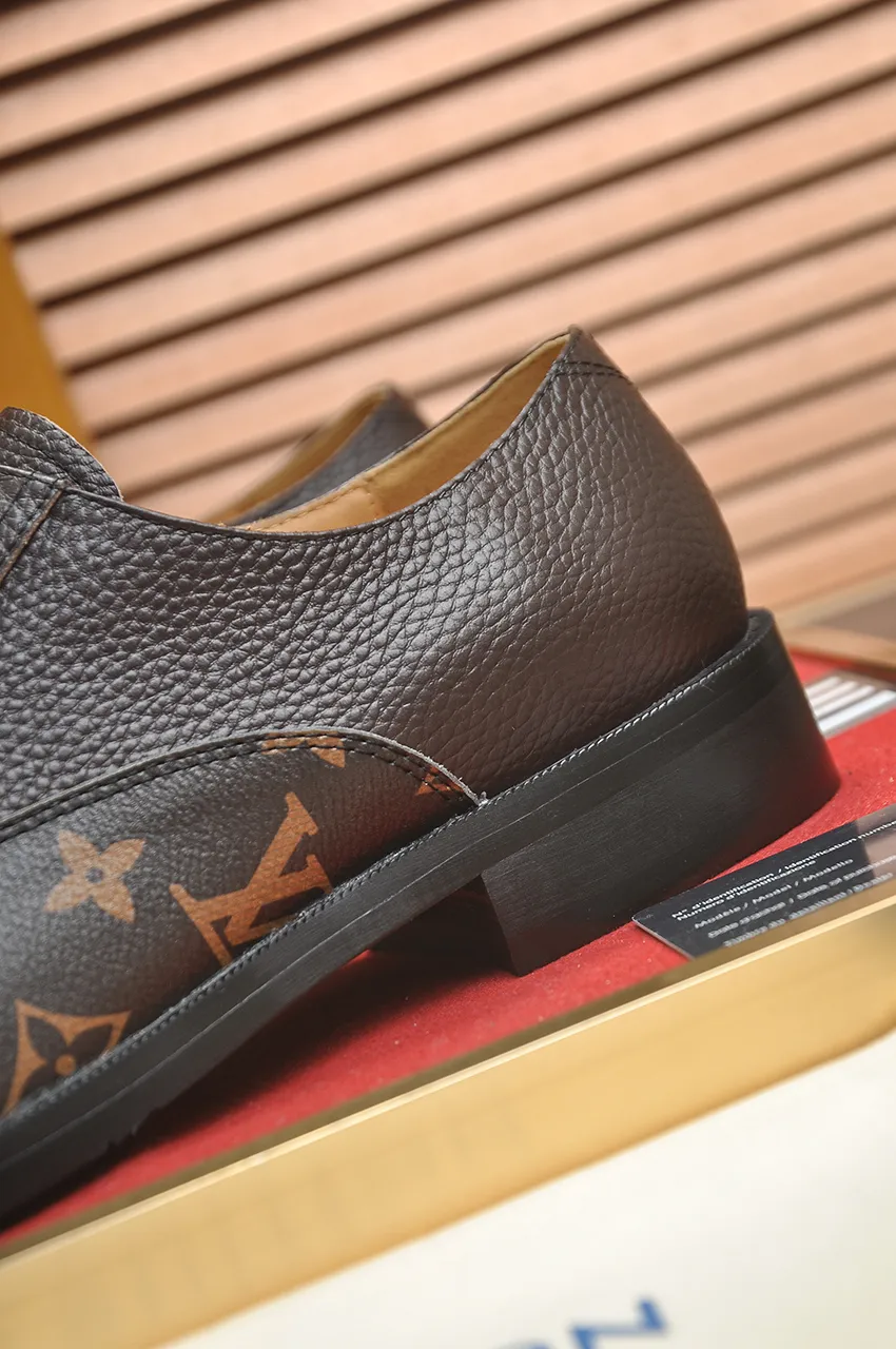 Men's men's shoes 💰500💶 [LV] (original single cowhide lining) 🍀LV's latest genuine leather business suit shoes are launched simultaneously on the official website. The first-layer cowhide imported from Italy is made of heavy gold, 💥official website 1:1 rubber outsole. Versatile to wear, high-end without losing class, and the color combination is extraordinary. This four-season style is alluring when worn on your feet, showing off your big-name flair. Standard code 38-45 (45 customized)